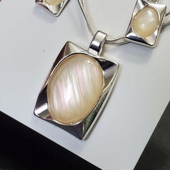 Signature NYC silver tone shimmery stone matching earring and necklace set - Picture 12 of 13